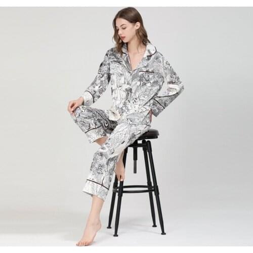 Spring / Autumn Wear Fashion Printing Two Piece Pajamas for Women Long Sleeve Trousers Retro Lapel Satin Smooth Home Clothes