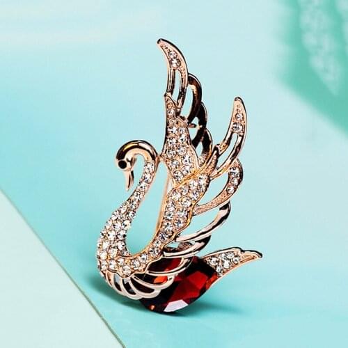 Korean style swan spreading wings temperament crystal brooch, trendy alloy jewelry, ladies wear corsage, fashion jewelry gifts