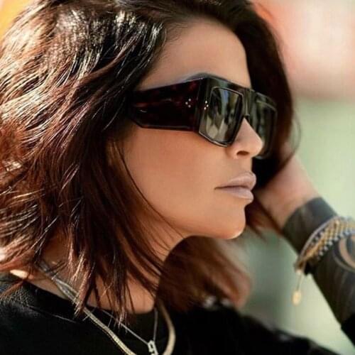 Vintage Wide Leg Rivet Square Womens Sunglasses 2020 New Luxury Brand One Piece Flat Sun Glasses Men Hip Hop Shades Black