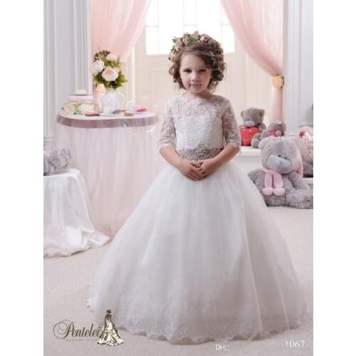 2021 Kids Wedding Dresses with Long Train and Half Sleeves Lace Appliques Beautiful Flower Girls Gowns with Beaded Sash and Bows