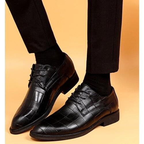 Autumn and Winter Mens Leather Shoes Plus Velvet PU Material Leather Shoes Casual Business Dress Mens Shoes Zapatos De Hombre