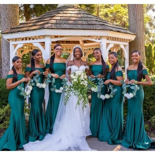 Elegant Long Off Shoulder Mermaid Green Bridesmaid Dresses Pleated Floor Length Lace Up Back Robes de Soirée for Women