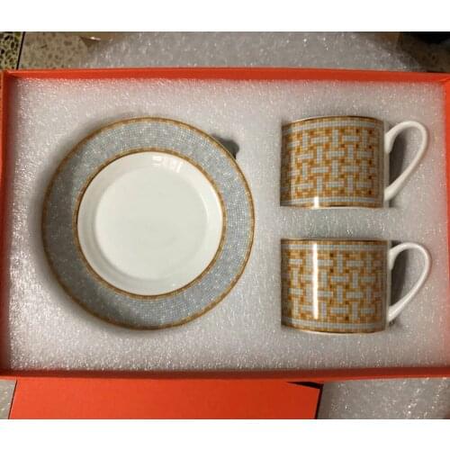 2 PCS/ SET Elegant Top Grade Bone China Coffee Cup European Tea Cup Set and Saucer Afternoon Tea Coffee With Gift Box