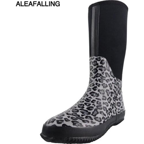 Special Waterproof Material Rubber Shoes Leopard Light Rain Boots Breathable Wear-Resistant Rainshoes Womens Fashion Rain Shoes