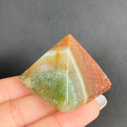 Natural Minerals Quartz Crystal Pyramid Healing Reiki Decor