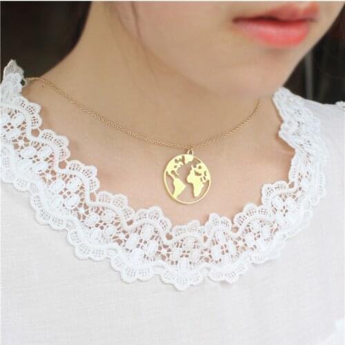 ZMZ 50pcs/lot Europe/US Trendy World Map Circle Necklace Hollow Out Globe Pendant Jewelry Gift for Friends Party Necklace Gift