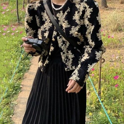 Spring New 2021 Vintage Short Jacket Female Long Sleeve Outwear Korean Elegant Gold Embroidery Black Winter Coat Women indie