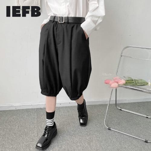 IEFB 2021 Mens New Niche Japan Korean Style Loose Causal Shorts With Pleated Cuffs Black Knee Length Pants Summer New 9Y6662