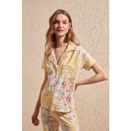 Trendyol Flower Patterned Knitted Pajama set THMSS20PT0063