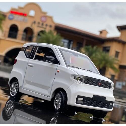 1:24 SGMW MINI EV Mini Car Alloy Car Model Diecasts & Toy Metal Pink Toy Car Model Collection Sound Light Girl Gift For Kids Toy