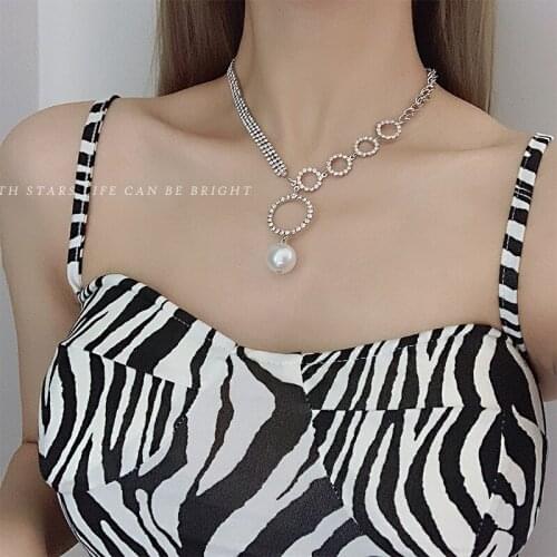 Geometric Circle Rhinestone Choker Necklaces for Women Clavicle Chain Pearl Pendant Necklaces Weddings Jewelry Party Gifts