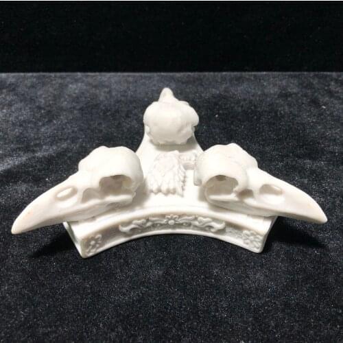 Resin Raven Skull With Wolf Trigonal Sphere Stand Feng Shui Chakra Healing Reiki Quartz Home Decoration Stone Handicraft Stands