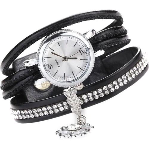 Womens Circle Bracelet Watch Clover Pendant Exquisite Quartz Watch Personality Fashion Women Pendant Bracelet Watch