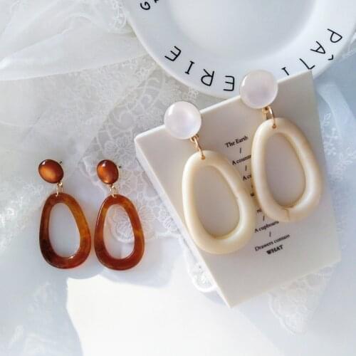 European Vintage Crystal White Brown Hollow Oval Circle Clip Earrings without Piercing 2019 Winter For Fashion Women Lady