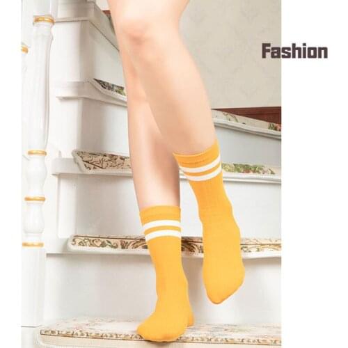 4 pairs Combed Cotton Fashion mid tube socks college style womens socks Harajuku Skateboard colorful stripe Happy Socks Funny