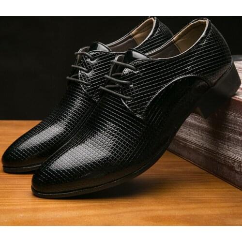2018 New Listing Men Dress Shoes Men Formal Shoes Leather Luxury Fashion Groom Wedding Shoes Men Oxford Shoes