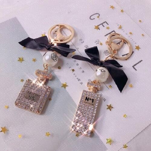 New Creative Diamond Bottle Set Key Chain Pendant Bag Accessories Metal Key Chain Car Lady Small Accessories