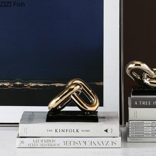 Nordic Golden Chain Statue Office Study Desktop Decor Ceramics Ring Chain Crafts Statuette Porcelain Crafts Home Decoration