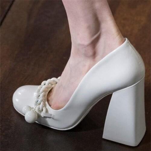Woman fashion chains with beads chunky high heel patent leather pumps shoes woman mary janes lolita black white slip on shoes