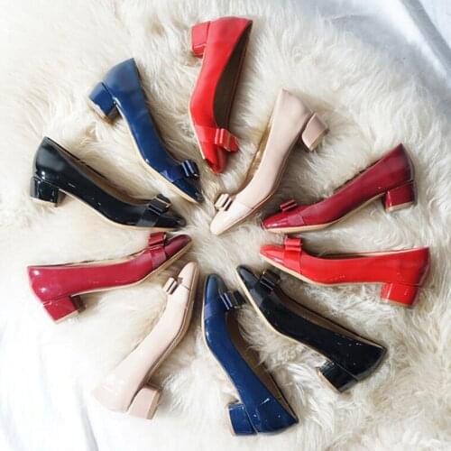 Sweet Bow Thick Heel Lady Work Shoes Shallow Mouth Wedding Shoes Spring Autumn Round Toe Patent Leather Pumps Womens Shoes OL