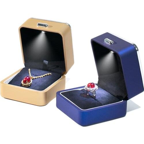 New Square Luxury Ring Jewelry Box WeddingPendant Ring Case Jewellery Gift Box with LED Light for Proposal Engagement