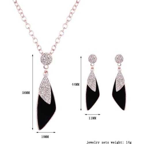 Hotsale Korean Fashion Style Rose Gold Color Jewelry Set Exquisite Necklace Pendant Crystal Triangle Earrings Wedding/Party