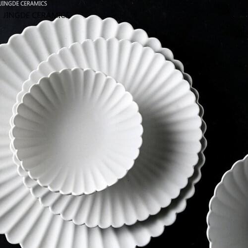 Direct sales autumn daisy dish Japanese ceramic tableware creative home personality restaurant frosted hotel swing plate