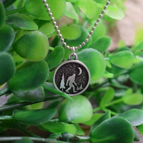 1pcs Sasquatch Bigfoot big foot with the moon Necklace I believe Mythology Science Fiction Jewelry christmas gift SanLan