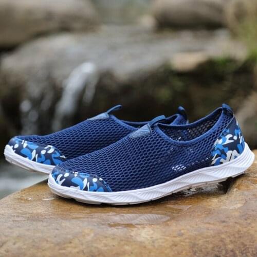 Summer Men Solid Color Aqua Shoes Mesh Fabric Breathable Swimming Upstream Beach Shoes Quick-drying Slip on Barefoot Water Shoes