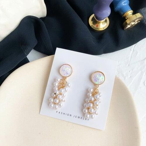 Korean-Style Simulated Pearl Grape Clip Earrings No Piecing Round Simple Retro Pearls Tassel Ear Clips for Female Women Wedding