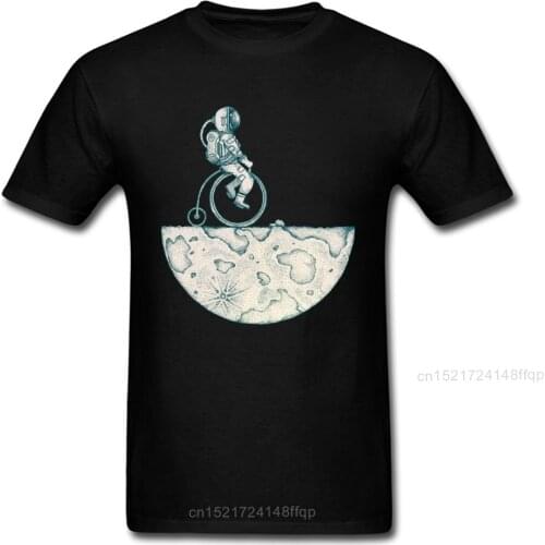 Novelty 2018 Moon & Astronaut Bicycle Print Men T-shirt Funny Cartoon T Shirt Creative Design Teenagers Birthday Gift Tops