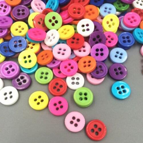 DIY 400 Pcs Random Mixed Resin 4 Holes Buttons for Sewing and Scrapbooking 8.5mm