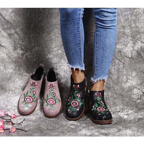 Womens boots explosion models thick heel short boots embroidered clan style Martin boots autumn and winter new wild personality