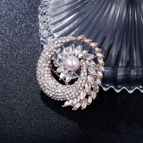 New Women Large Rhinestones Brooches Jewelry Classical Imitation Pearls Crystal Wedding Brooch Pin Coat Sweater Accessories Gift