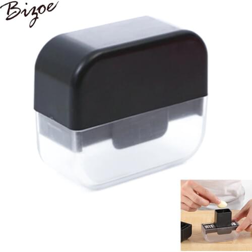 Kitchen gadget storage type garlic grinder Multi-function grinding garlic small assistant grater
