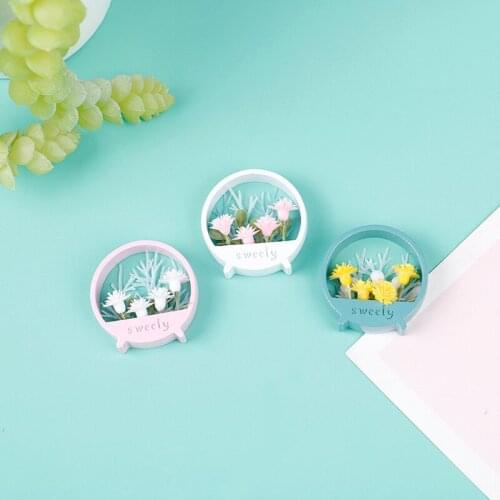 1 Set 1:12 Dollhouse Miniature Iron Artificial Flower Model Wall Hanging Ornaments Iron Flower Pot Dollhouse Decorative Artwork