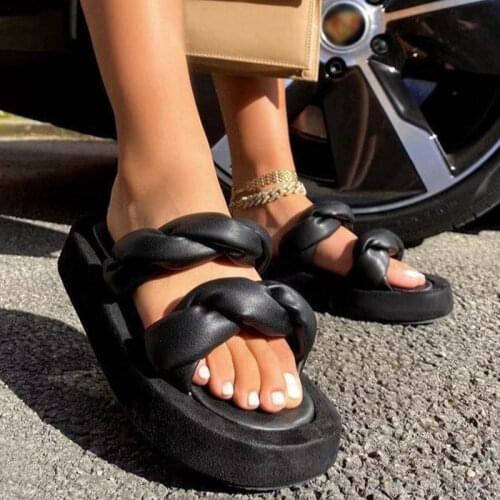 New Womens Flat Slippers Solid Plus Size Pleated Ladies Shoes Outdoor Fashion Thick Bottom Sandals Women 2021 Comfortable