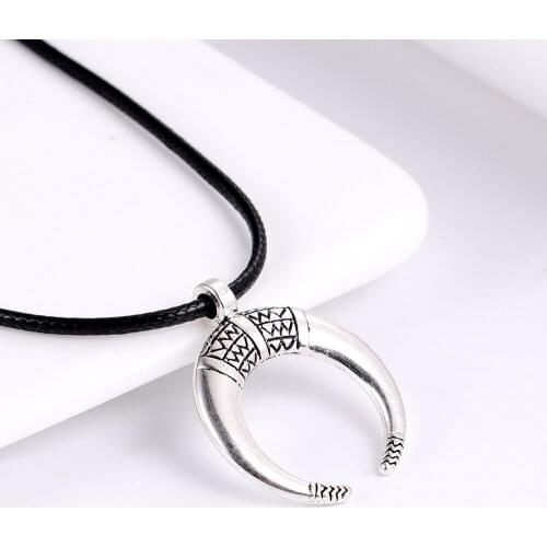Crescent Moon Pendant Necklace OX Double Horn Necklaces for Women Vintage Jewelry Black Leather Chain Necklace