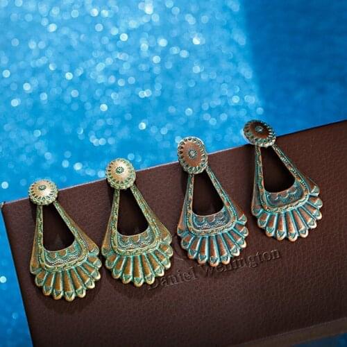 Antique Tibetan Bronze Plant Shape Stud Earrings For Women Bohemian Ethnic Leaf Carved Statement Earring Boho Jewelry Gifts