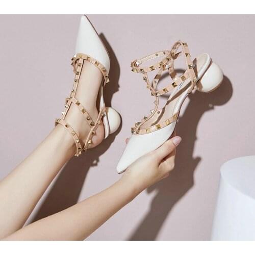 2021 Summer Rome Sandals Ins Tide Rivets Mid Heels Women Pointed Toe Sandals Thick Heel Shoes