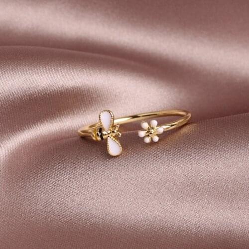 2020 Korean new design fashion jewelry cute white bee flower drip ring simple life female opening adjustable ring