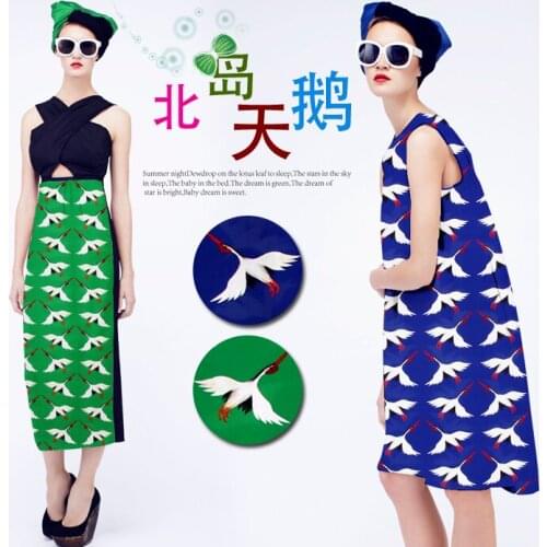 135 cm wide swan printed silk fabric 12 mm silk crepe de chine fabric micro perspective shirt dress fabric wholesale silk cloth