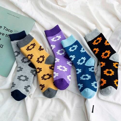 Girl Socks Hot Sale High Quality Winter Women Coral Fleece Socks Middle Tube Cute Flowers Terry Stocking For Dropshipping