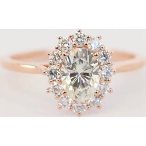 Exquisite Zircon Oval Womens Engagement Ring Fashion Simple Ladies Luxury Jewelry Send Girlfriend Romantic Birthday Gift