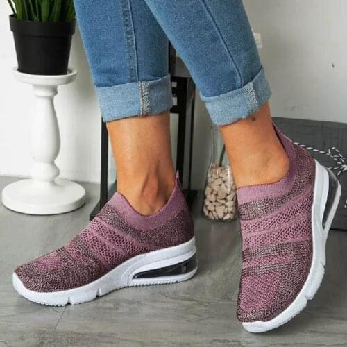 Running Sneakers Womens Casual Solid Color Breathable Mesh Soft Sole Lightweight Sneakers Men Platform Slip-on Sneakers