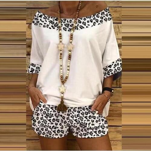 2021 summer new fashion leopard print stitching loose suit ladies 0-neck leopard print stitching T-shirt + shorts two-piece suit