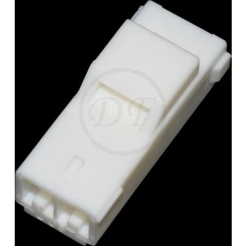 Original new 100% YLR-02VF white 2P rubber shell spacing 4.5mm plug connector