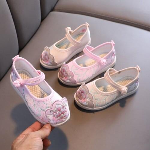 Spring and Summer New Old Beijing Childrens Cloth Shoes Ancient Style Girl Shoes Student Performance Fashion Flats Hot 26-36