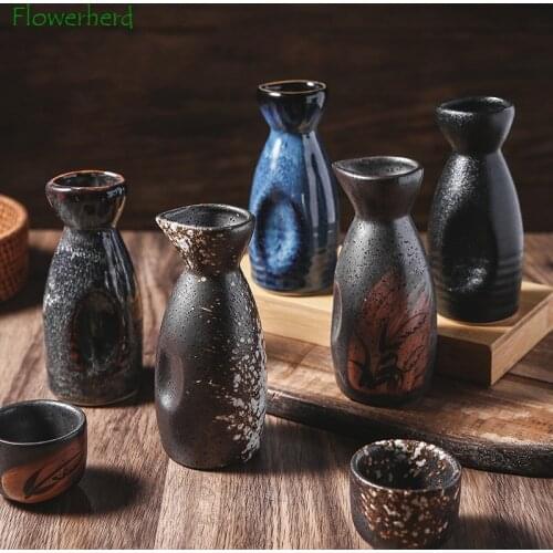 Japanese Style Porcelain Ceramic Tea Cup Izakaya Bar Sets White Spirit Bottle Dispenser Sake Pot Sake Cup Kiln Porcelain Bar Set
