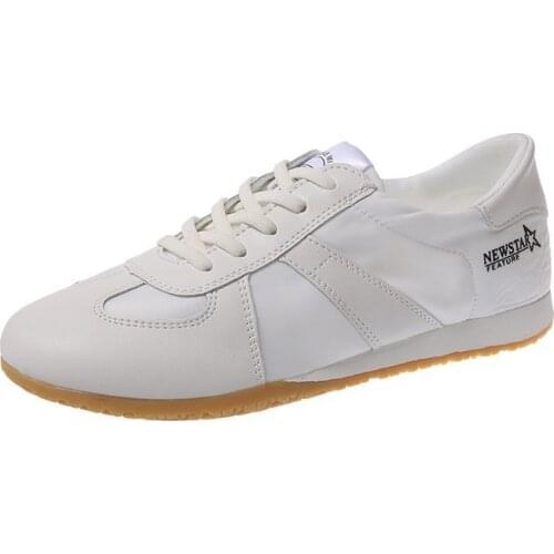 High Quality Women Shoes Ladies Soft Comfortable Flats Spring Breathable Casual Shoes Lace Up Loafers Womens Sneakers